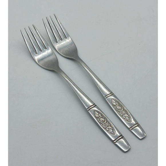 2 Vtg Oneida Rose Pendant 7.25" Dinner Forks Stainless OHSROP Discontinued - Picture 1 of 5